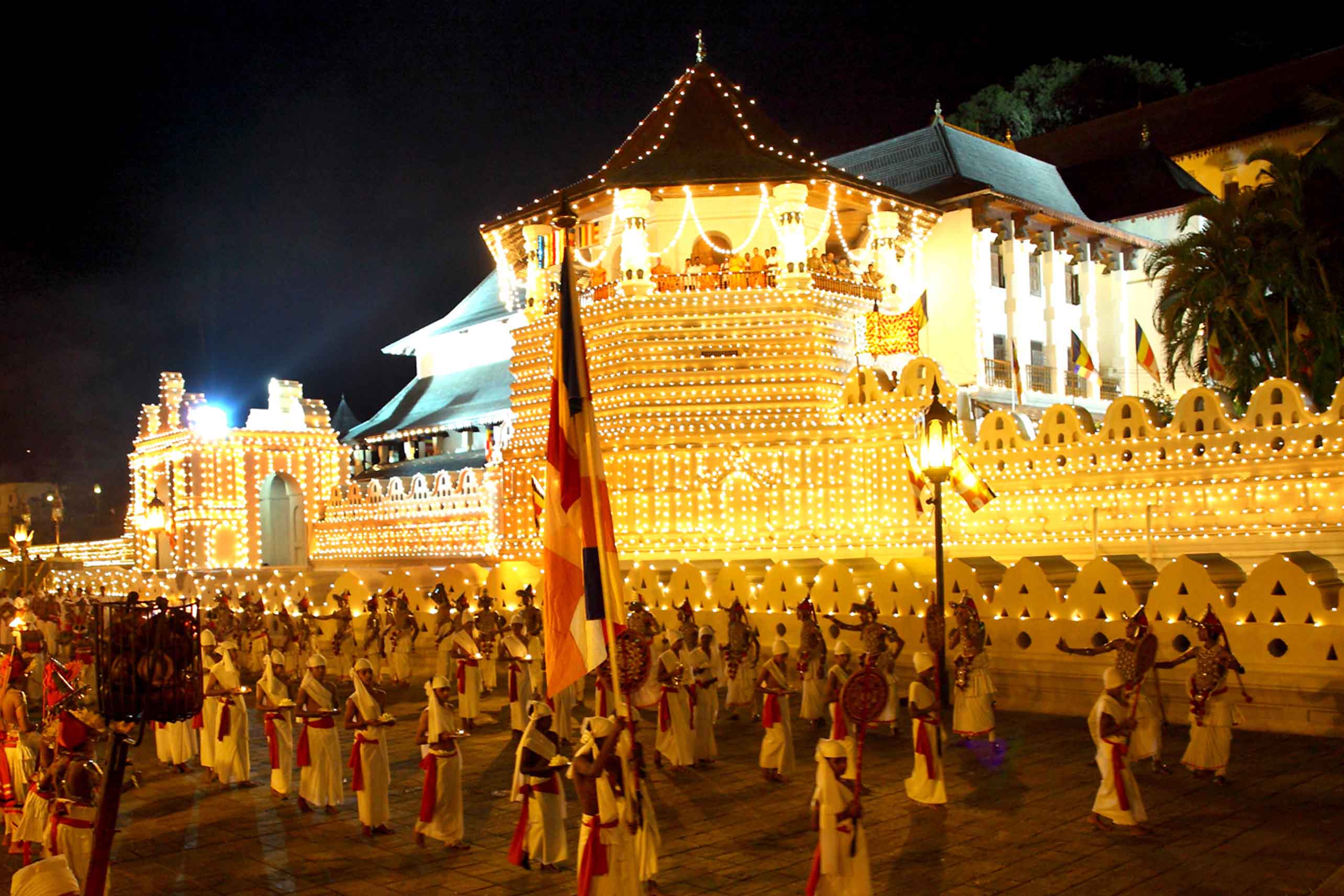 асола перахара праздник. канди-перахера. шри ланка праздники в декабре. праздник перахера на шри-ланке. дуруту перахера.